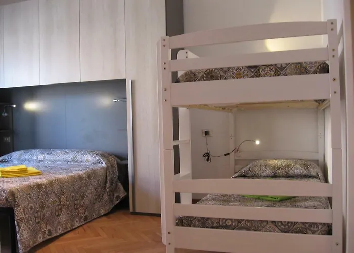 M1 Pasteur Holiday Home